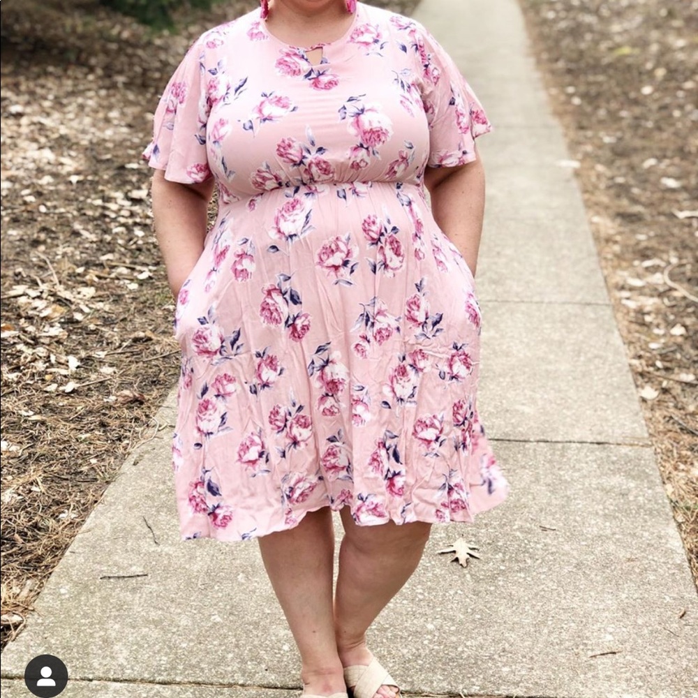 Beautiful pink floral dress!